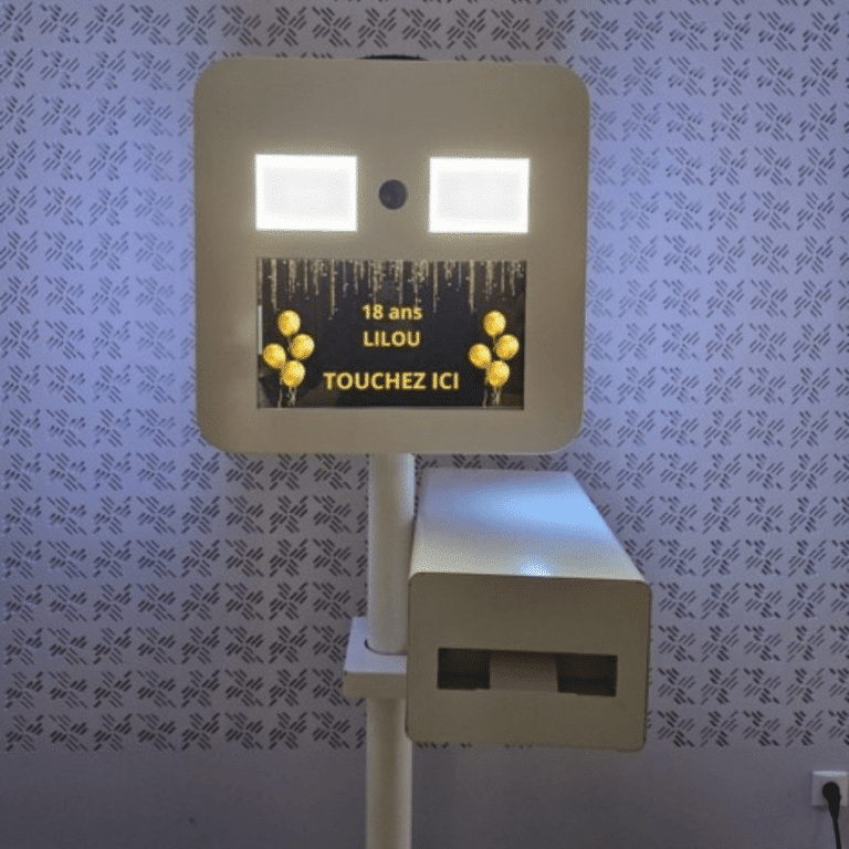 Location de photobooth personnalisé pour soirées privées par La Fabrica Events